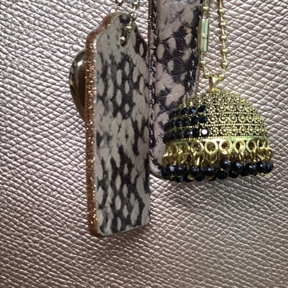 Coach H1677-F56853 Madison Gold Metallic Pebbled Leather 3 Compartments Bag - Picture 4 of 16